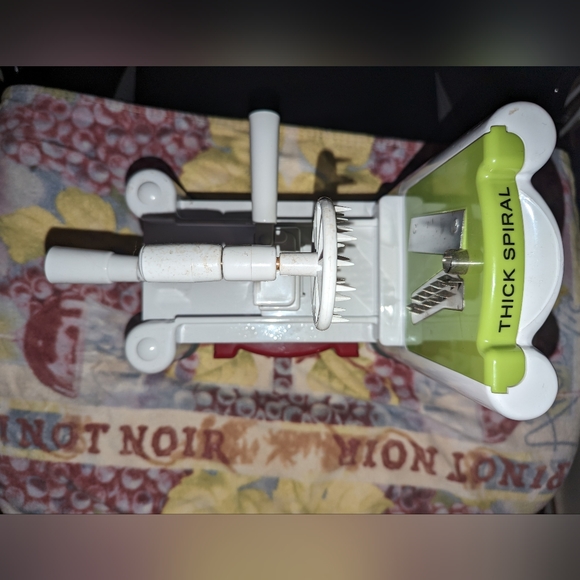 FOOD NETWORK - Three Size Spiralizer - Picture 9 of 9